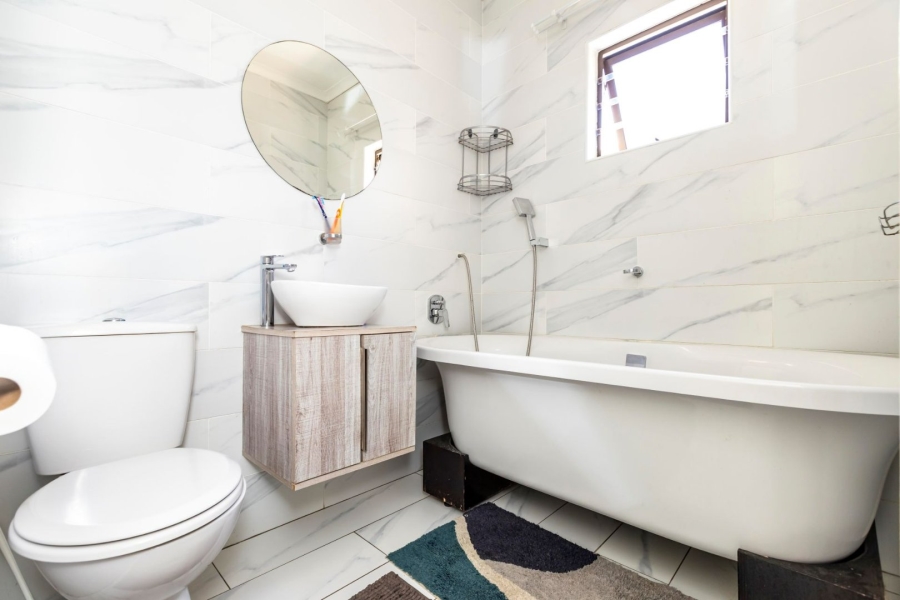 3 Bedroom Property for Sale in Cove Rock Eastern Cape